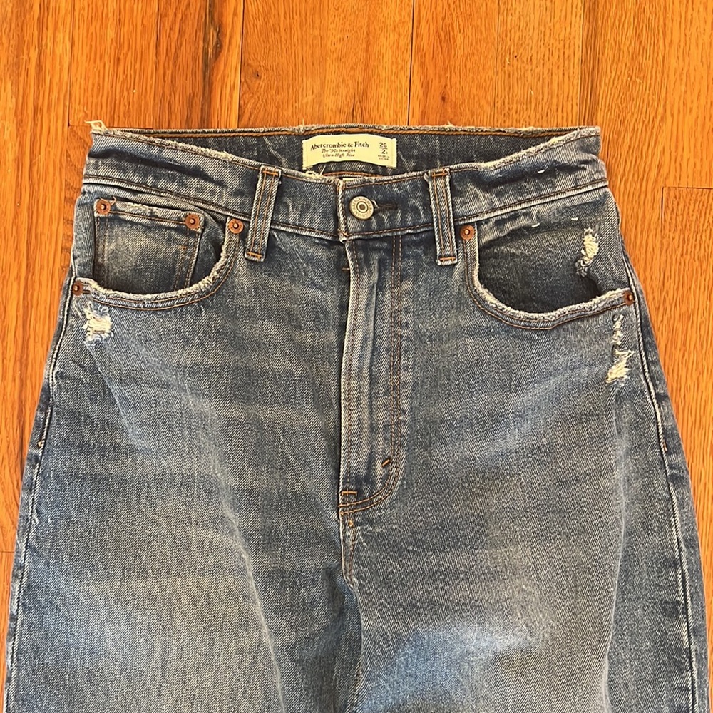 Abercrombie 90s Straight Ultra High Rise